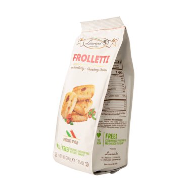 Krasnodar, Rusya - 26 Şubat 2021: İtalyan Kızılcık Folletti kurabiyeleri, beyaz arka planda izole edildi. Lauieri ürünleri vejetaryenler için uygundur.