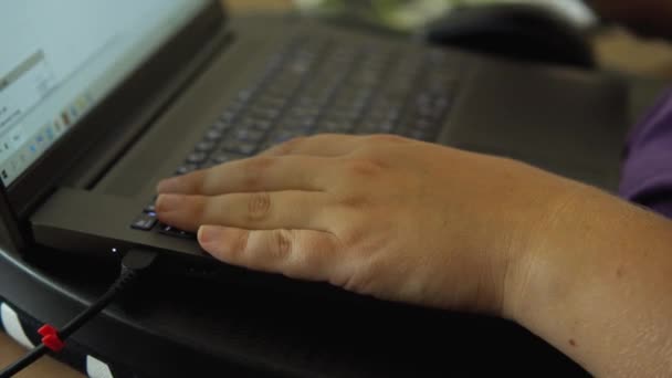 Detailní Záběr Ženy Pracující Laptopu Koncept Práce Line Domova — Stock video