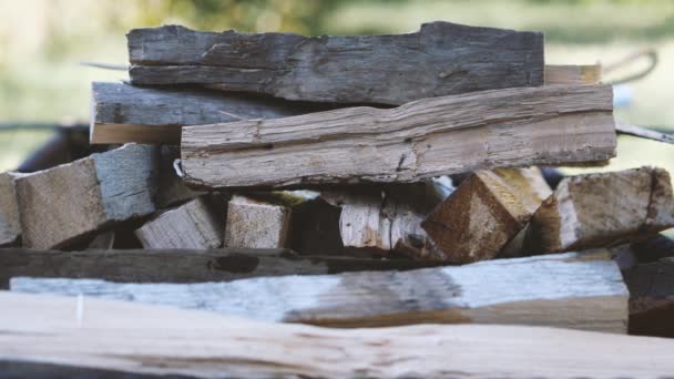 Tidsförskjutning Brand Hackad Vedtrave Kolgrillen Använt Med Tändmedel Branden Kommer — Stockvideo