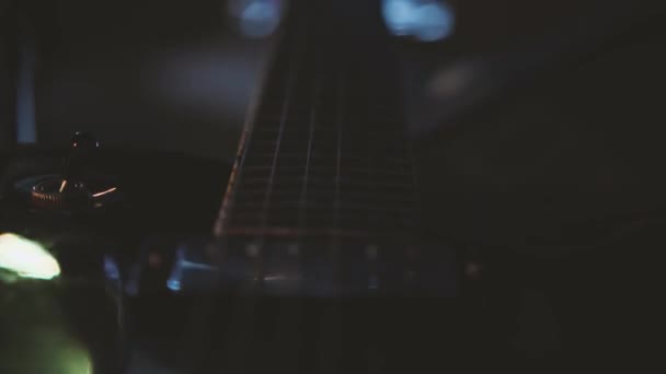 Close Dari Gitar Listrik Bagian Dari Soundboard Fingerboard Dan String — Stok Video