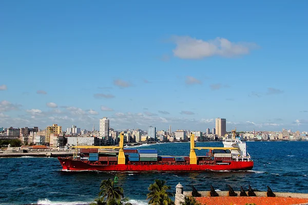 Container ship em La Habana, Cuba Fotografias De Stock Royalty-Free