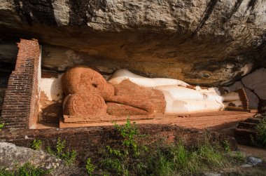 Antik Buda Pidurangala Hill mağara Tapınağı, Sigiriya