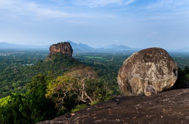 Sigiriya Rock Sri Lanka manzara, Pidurangala Rock, Sri Lanka üzerinden görüldü.