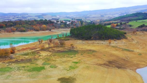 Vista Aérea Del Embalse Embalse Alloz Navarra España Europa — Vídeo de stock