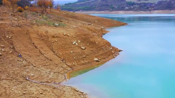 Robles Una Ladera Rocosa Montaña Montejurra Navarra España Europa Vista — Vídeo de stock