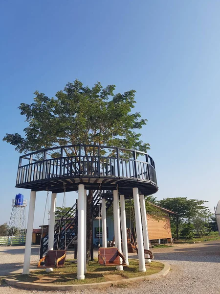 Cielo Azul Dramático Con Mirador Parque —  Fotos de Stock