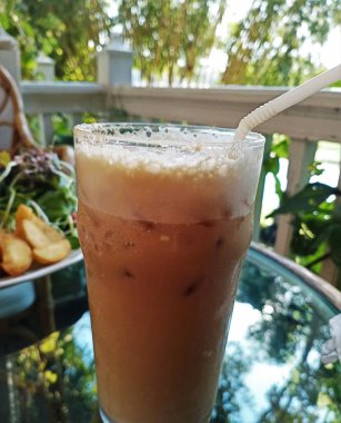 Kahvaltınız ve tatlı yemeğiniz.