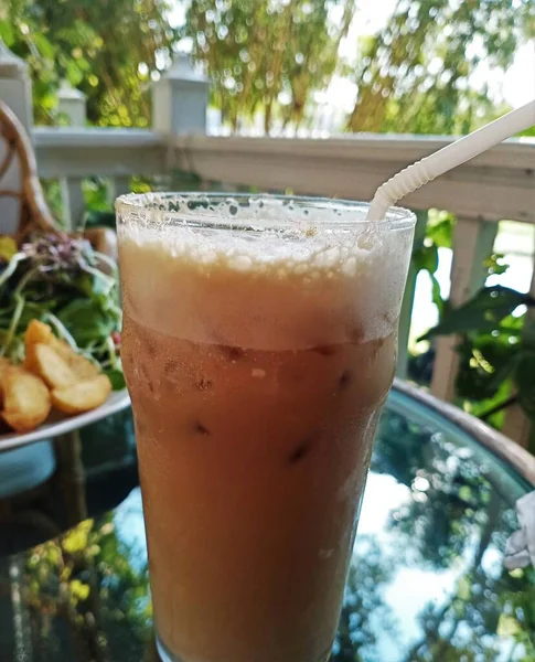 Kahvaltınız ve tatlı yemeğiniz.