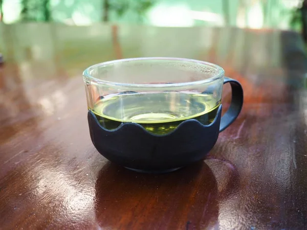 Grüner Tee Glas Und Glas Auf Dem Holztisch — Stockfoto