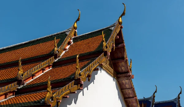 Ett tempel i bangkok — Stockfoto