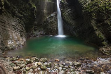 bir şelale Slovenya