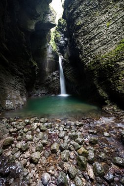 bir şelale Slovenya