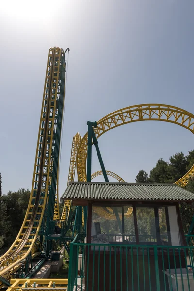 Bir roller coaster İtalya — Stok fotoğraf