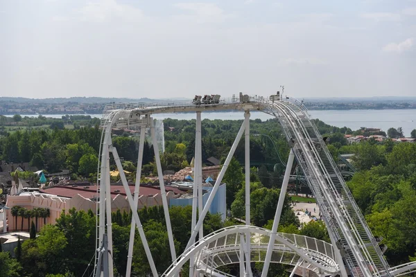 Montañas rusas y parques temáticos — Foto de Stock