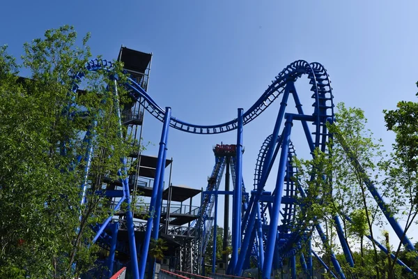 Montañas rusas y parques temáticos — Foto de Stock