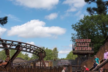 Silindir bardak ve tema parkları