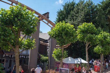 Silindir bardak ve tema parkları