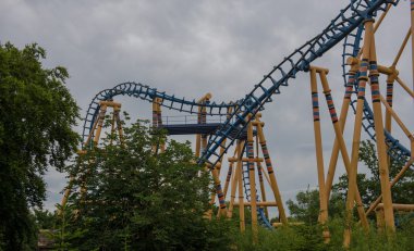 Silindir bardak ve tema parkları