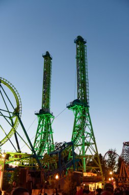 Bir Rollercoaster bir Amerikan Tema Parkı'nda