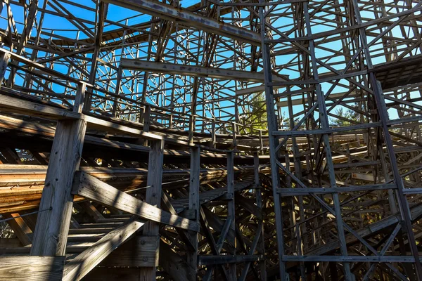 Un Rollercoaster in un parco a tema americano — Foto Stock