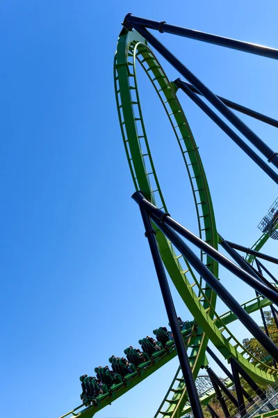 Achterbahn in einem amerikanischen Freizeitpark — Stockfoto