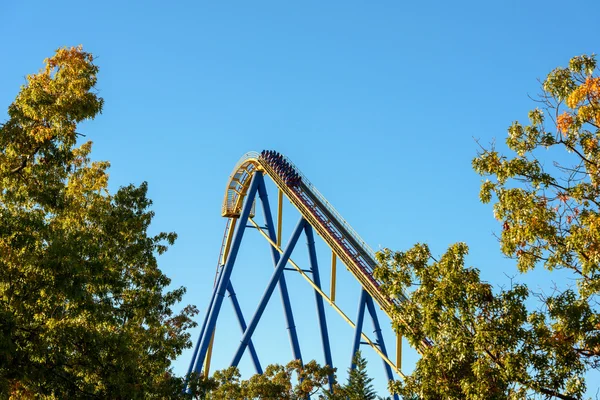 Montagnes Russes Dans Parc Thème Américain — Photo