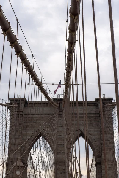 Il ponte di Brooklyn a New York — Foto Stock