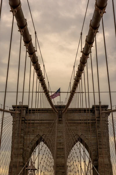 El puente de Brooklyn en Nueva York —  Fotos de Stock