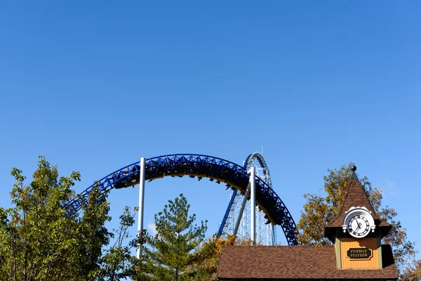 Montaña rusa en Cedar Point — Foto de Stock