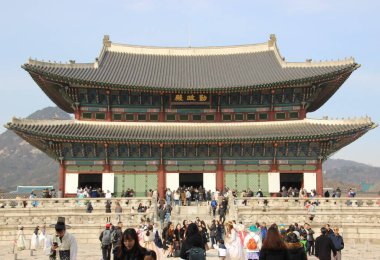 Kore sarayının fotoğrafları.