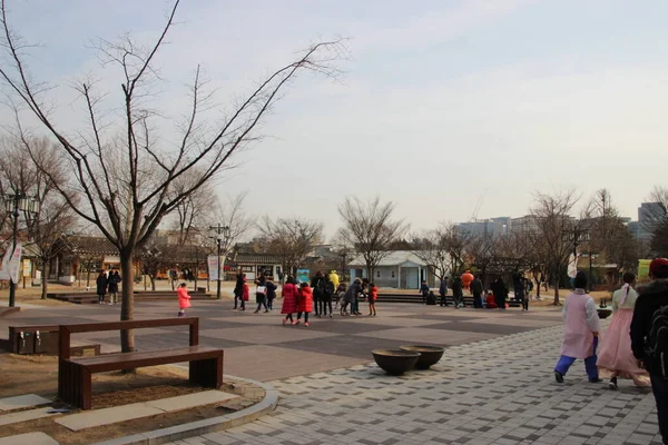 Multitud Personas Caminando Ciudad Seúl Corea — Foto de Stock