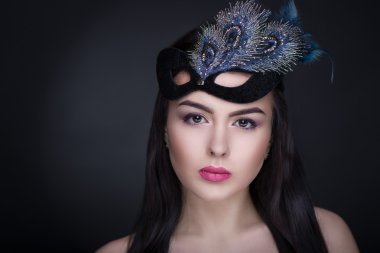 kadın siyah maskesi