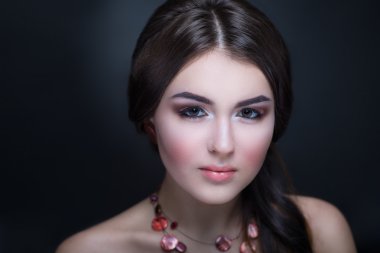 güzel bir kadın yüzü