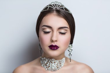 Prenses gümüş taç