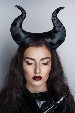 Maleficent siyah horns