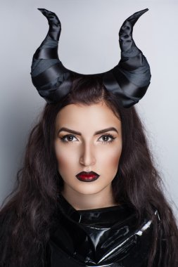 Maleficent siyah horns