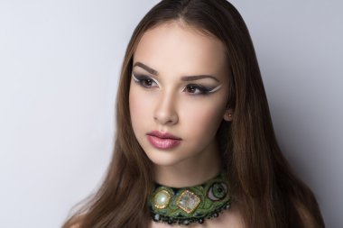 Yeşil boyun danteli