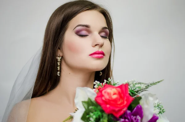 Bride with roses — Stock Photo, Image