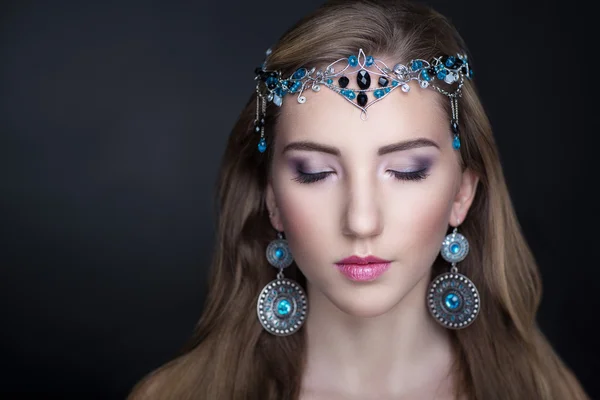 Beauty girl jewelry — Stock Photo, Image