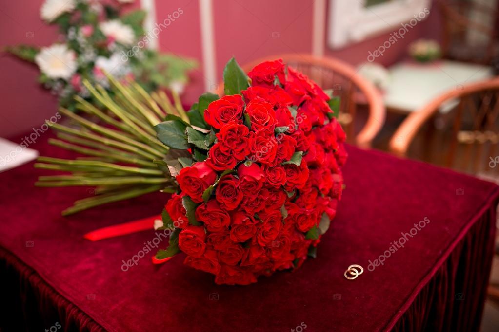 Mazzo Di Rose Rosse Grande - Bouquet 12 Rose Rosse Pazzo Di Te Bouquet Piufiori Speciali : Mazzo di rose rosse quantità.
