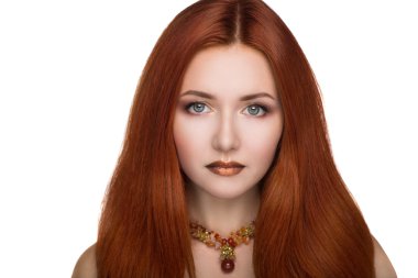 parlak saçlı kadın