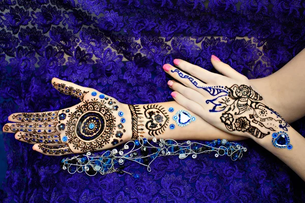 Dos manos Mehendi — Foto de Stock