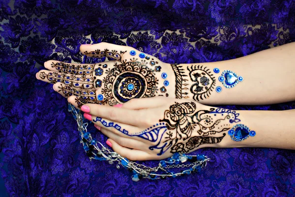 Dos manos Mehendi — Foto de Stock