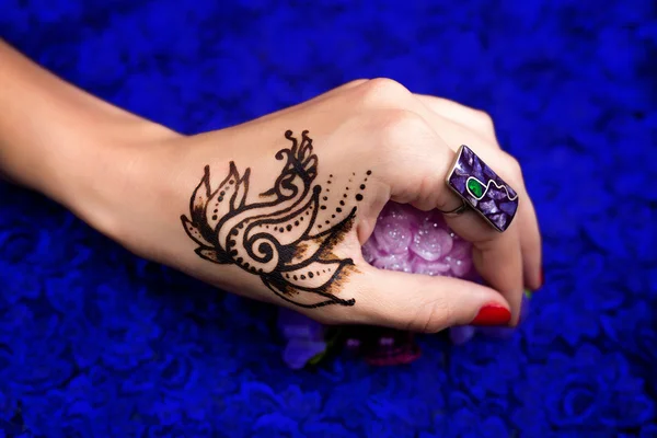 Henna mehendi Hand — Stockfoto