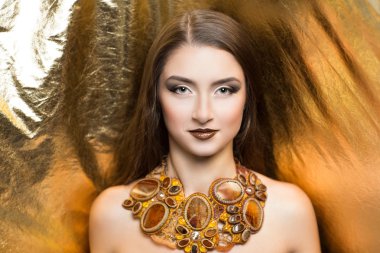 Altın zengin kadın 