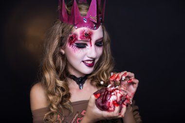 Queen with heart