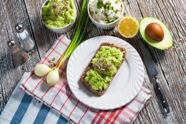 Sağlıklı kahvaltı..