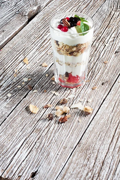 Muesli com iogurte . — Fotografia de Stock