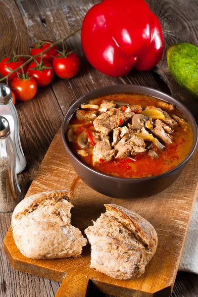 Sopa de goulash com páprica . — Fotografia de Stock