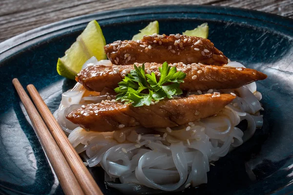 O frango em molho teriyaki — Fotografia de Stock